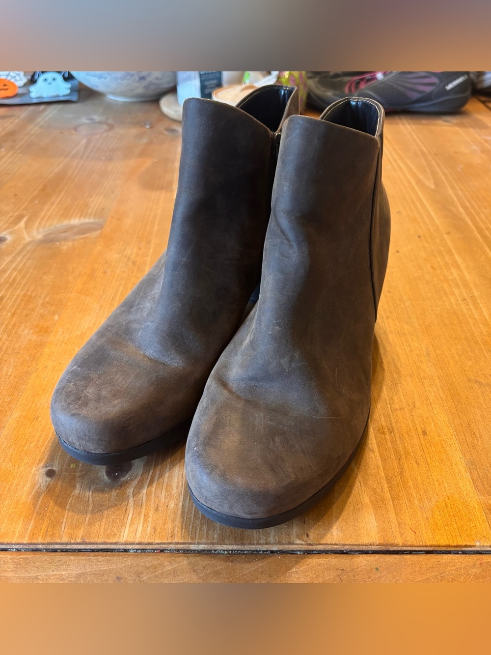Clarks womens un Lindel zip nubuk ankle boots gray 9M